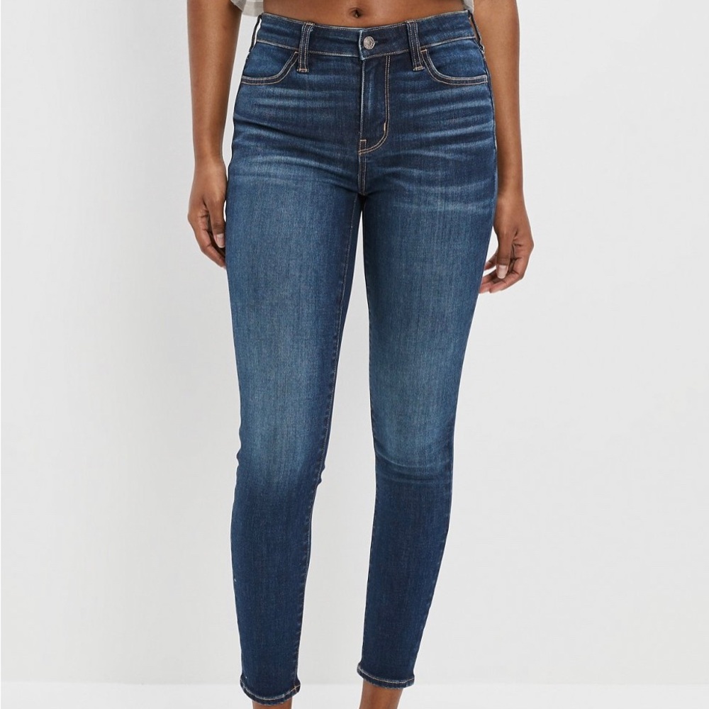 WOMENS AMERICAN EAGLE JEANS